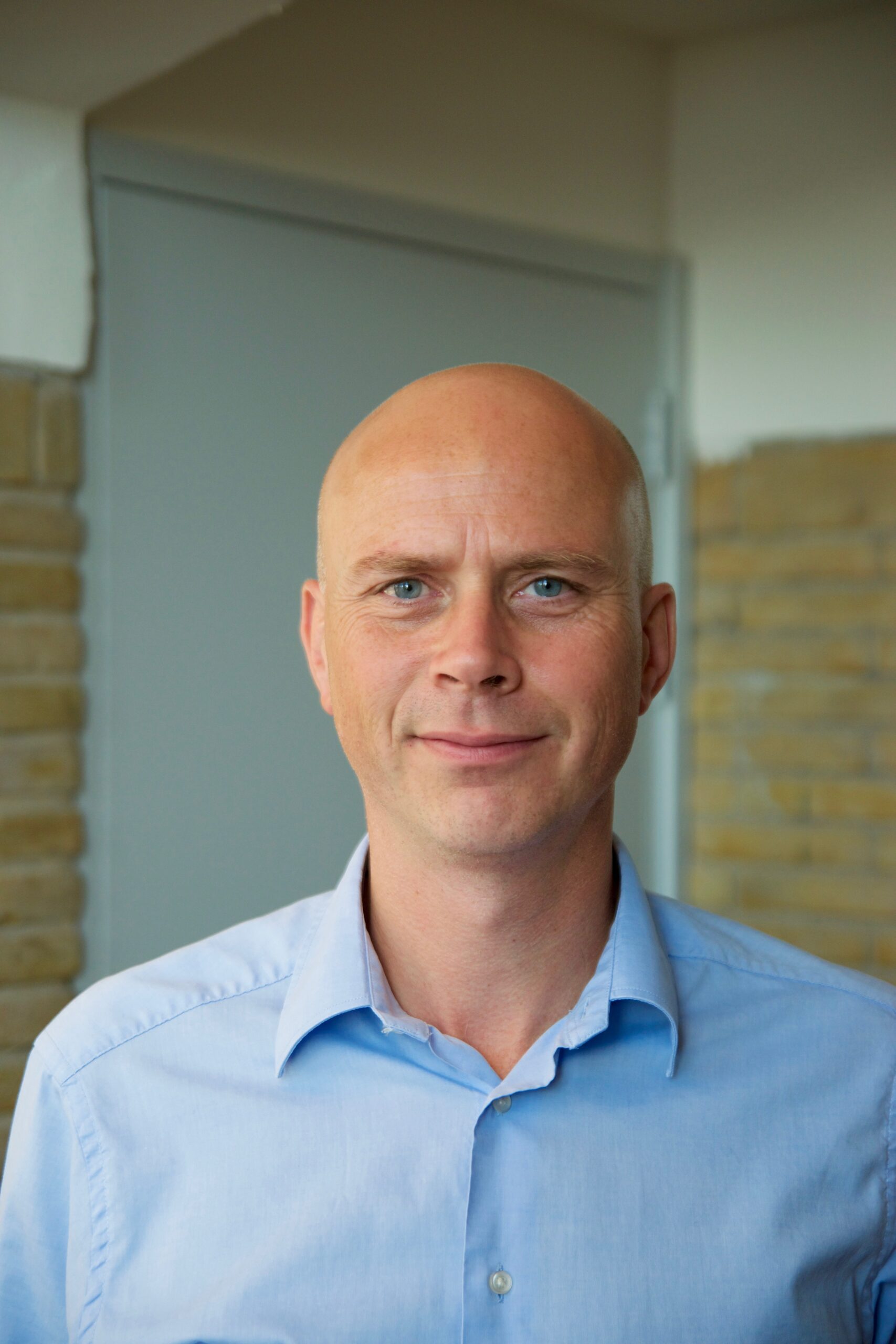 Schouders Eronder bestuur Robert Voskuijlen