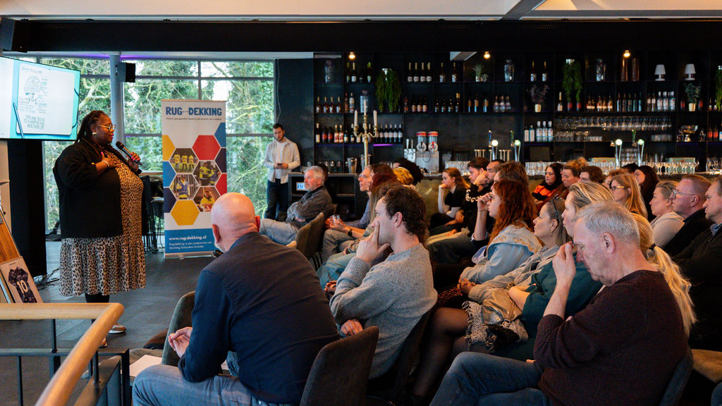 Seminar 10 Jaar Schouders-Eronder